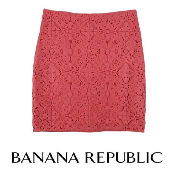 Banana Republic Dresses & Skirts - Banana Republic Lace Skirt, Chestnut Pink (Coral-Pink Color), 6